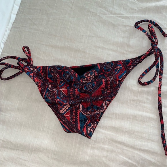 BEACH RIOT String Bikini Bottom in Delphi - Picture 4 of 4